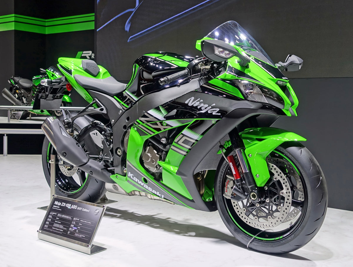 Real 2016 Kawasaki ZX-10R ABS KRT Edition display motorcycle at the 2015 Tokyo Motor Show, photographed by PekePON; not a NiceFairings product or fitment proof