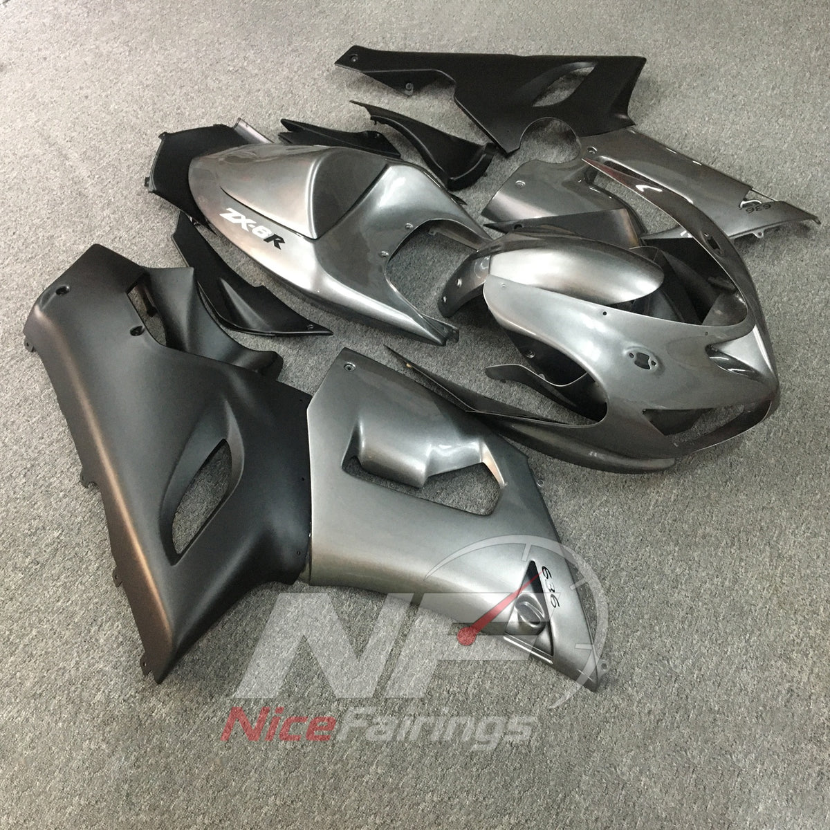 Kawasaki ZX6R 2005-2006 Silver gray bodywork - angled view