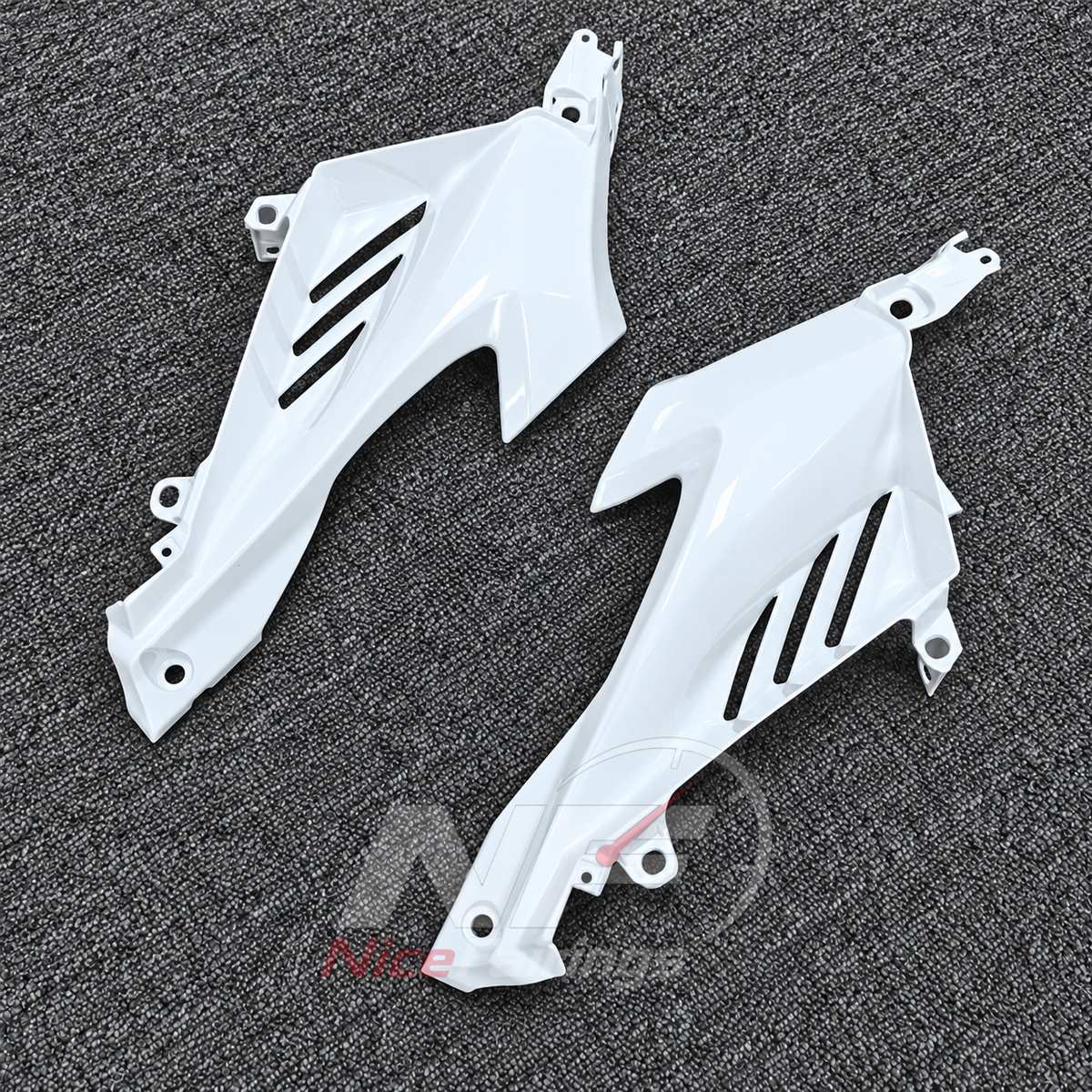 Custom Fairings Fit 2023-2026 YAMAHA YZF-R125 - ABS Plastic Bodywork - White Black | NiceFairings - front angle image