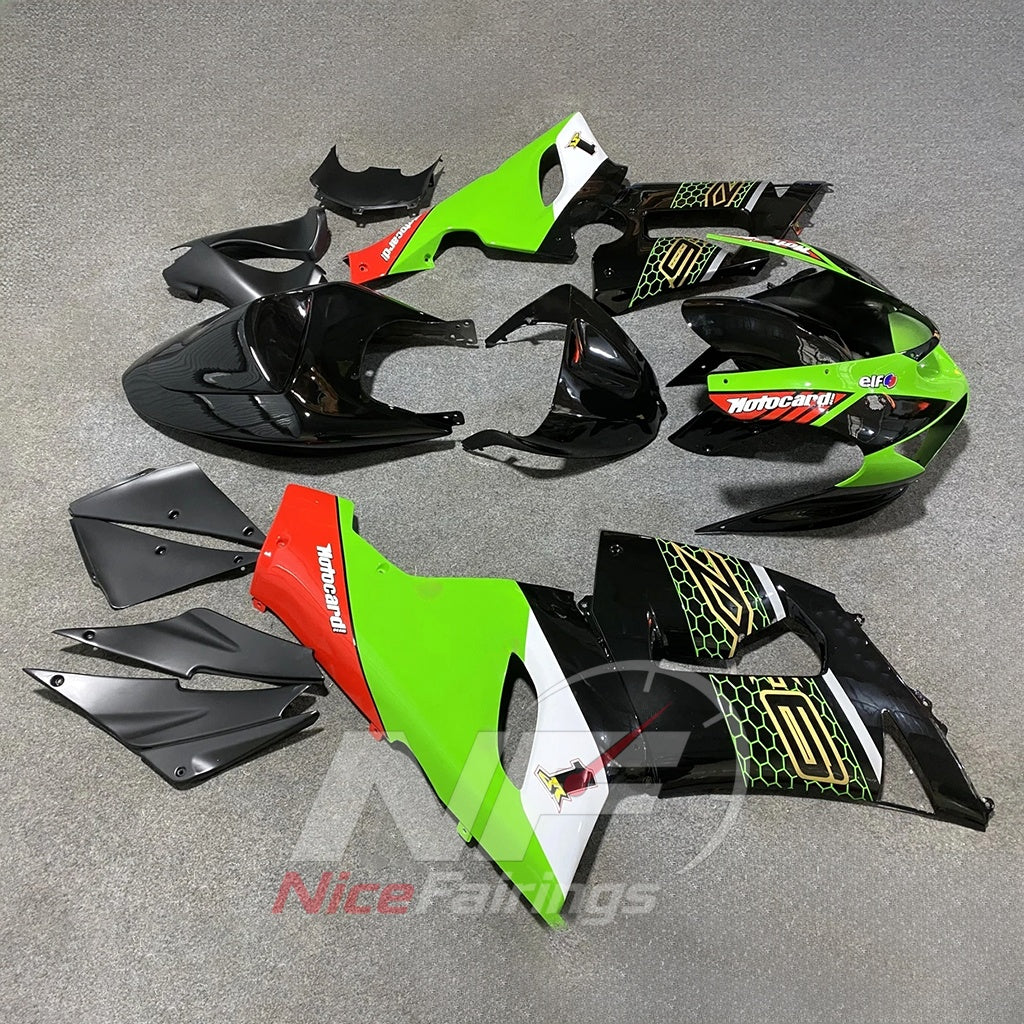 Kawasaki ZX6R 2005-2006 Black green angled graphic - angled view
