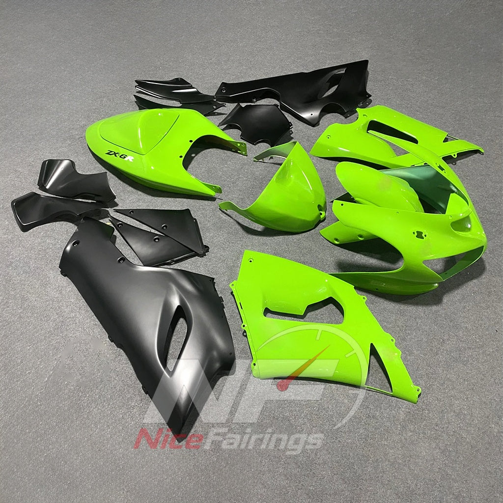 Kawasaki ZX6R 2005-2006 Bright green plain panels - angled view