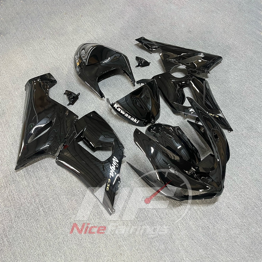 Kawasaki ZX6R 2005-2006 Black bodywork - angled view