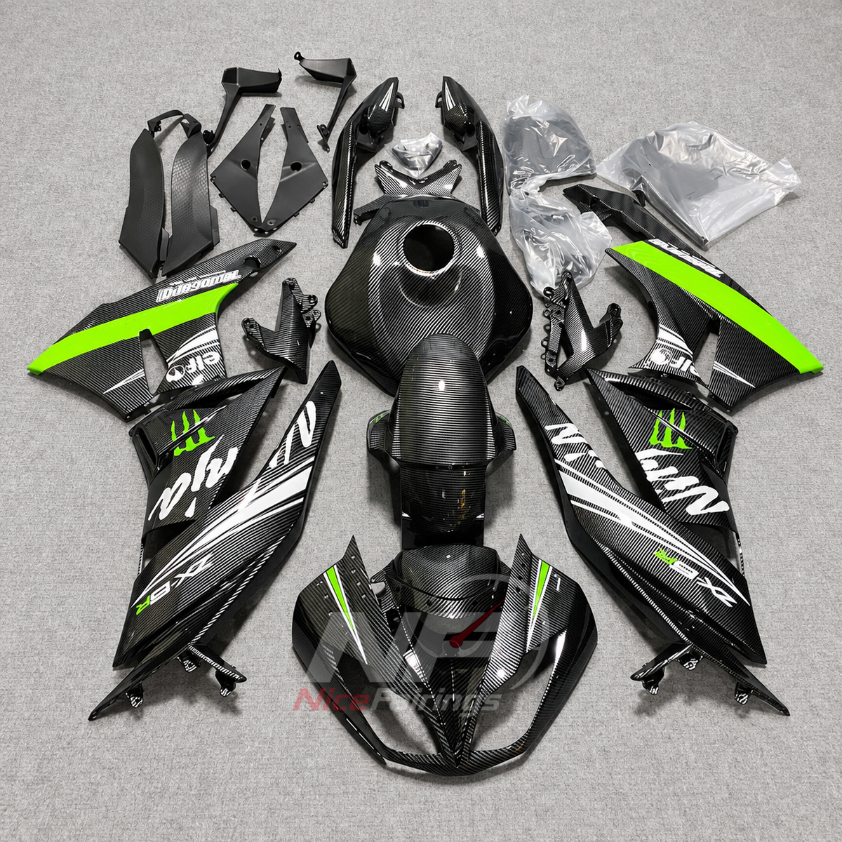 Kawasaki ZX6R 2009-2012 - Carbon look with green trim - paint design NO.2 option image