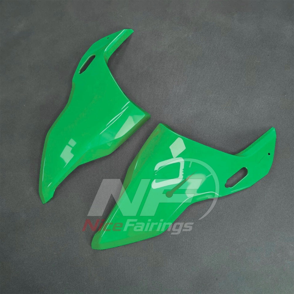For BMW S1000RR 2025-2026 Green Black Custom Fairings with ABS Sportbike Plastics and Full Body Kit | NiceFairings - front angle image