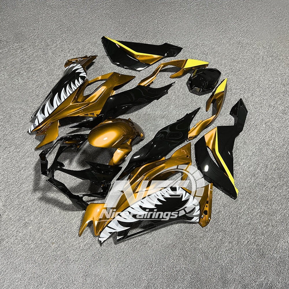 Kawasaki Ninja ZX-6R 636 2019-2023 Custom Fairings White Blue Tank Cover | NiceFairings - front angle image