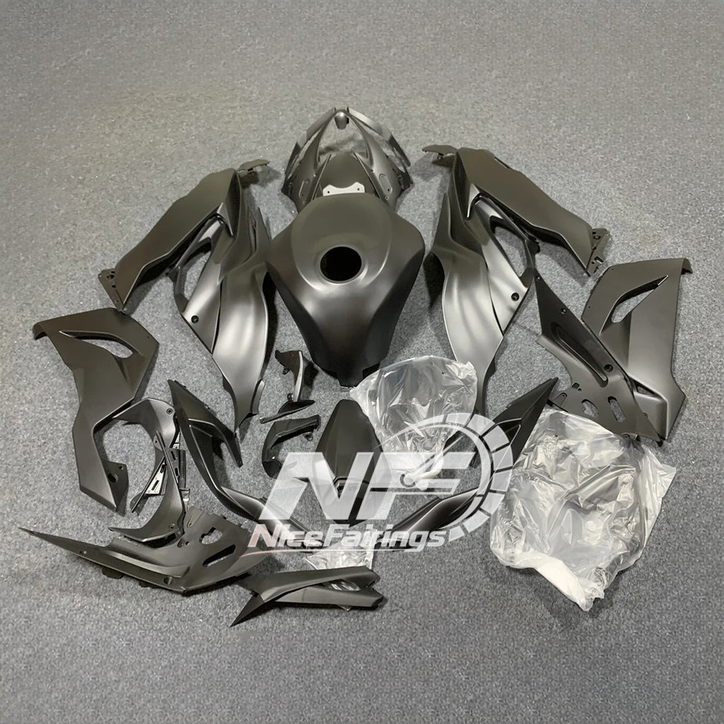 Kawasaki Ninja ZX-6R 636 2019-2023 Custom Fairings White Blue Tank Cover | NiceFairings - front angle image