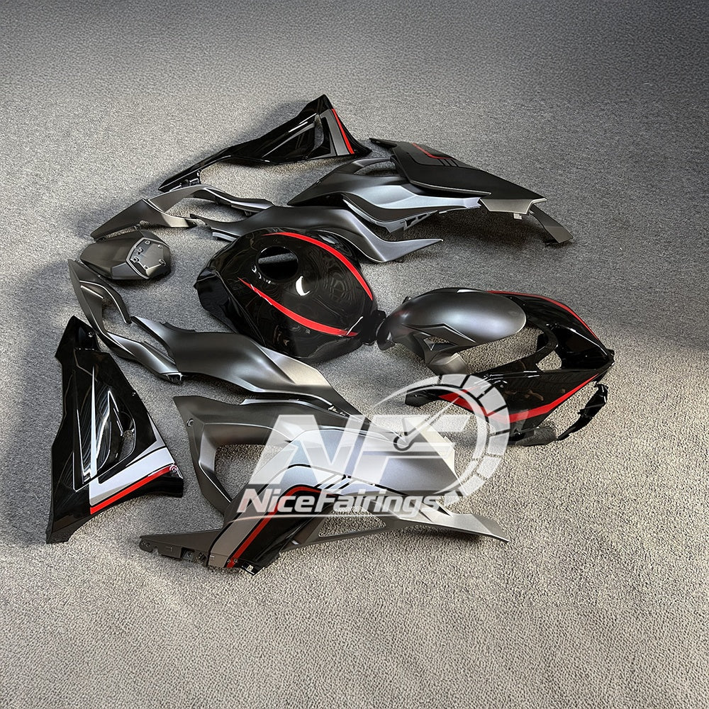 For Kawasaki Ninja ZX6R 636 2024-2025 Sportbike Plastics Green Black Tank Cover | NiceFairings - front angle image