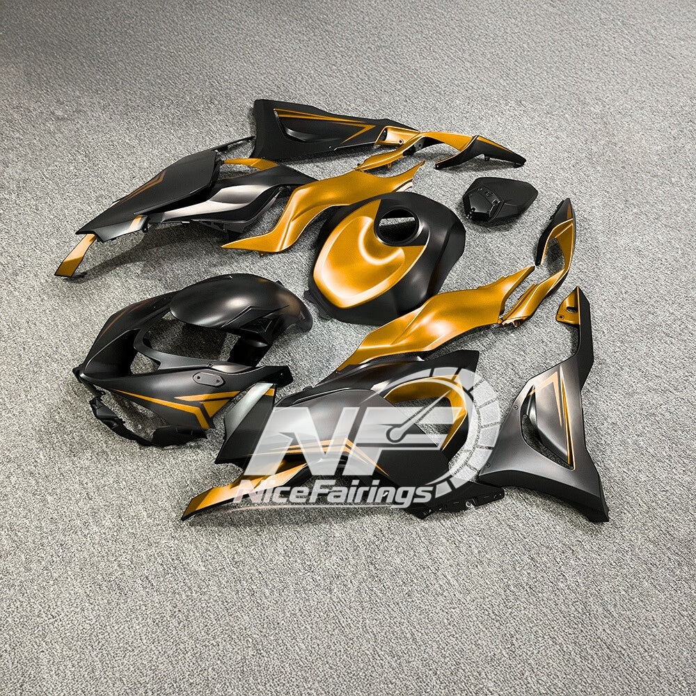 For Kawasaki Ninja ZX-6R 636 2024-2025 Custom Fairings Pearl White Tank Cover | NiceFairings - front angle image