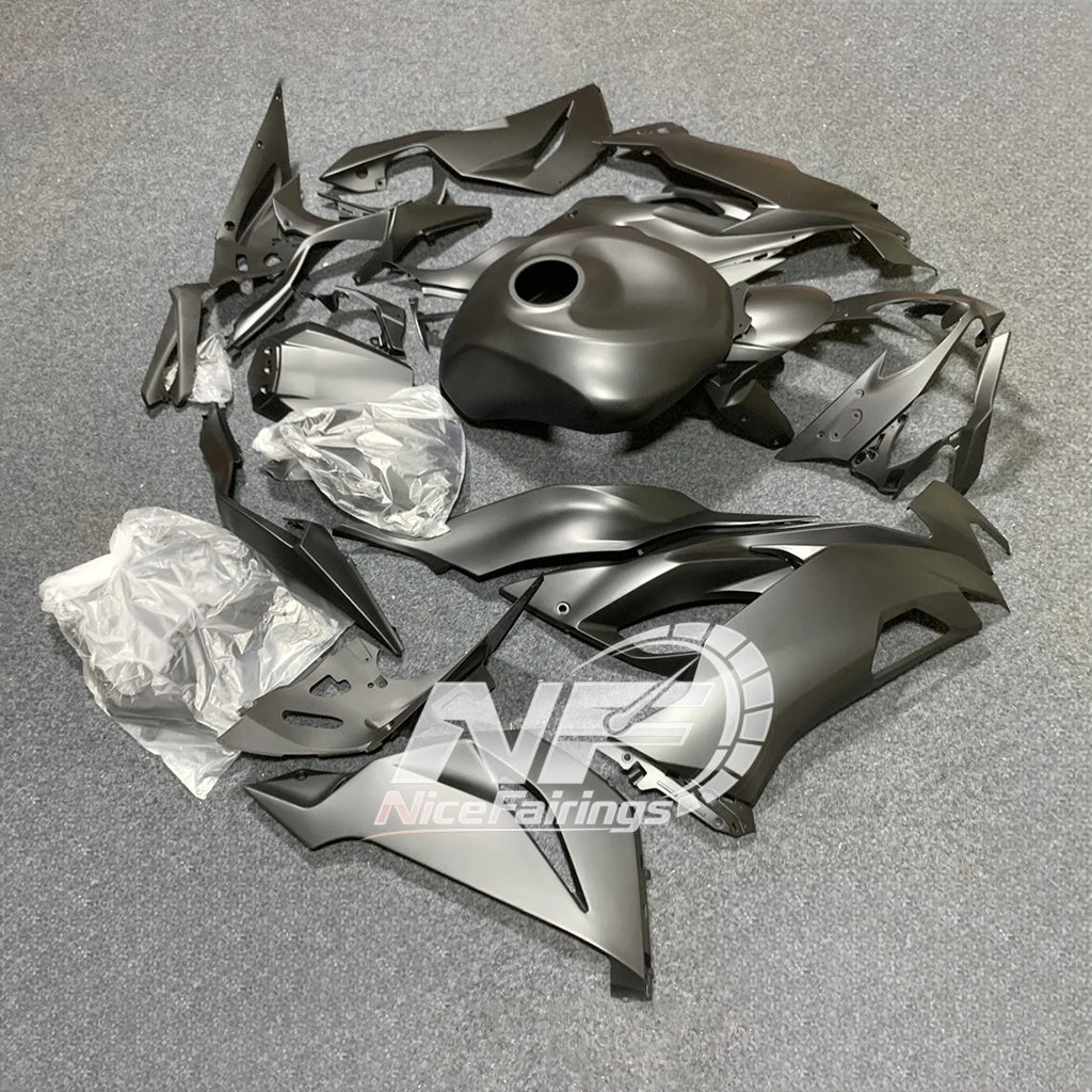 Kawasaki Ninja ZX-6R 636 2019-2023 Custom Fairings White Blue Tank Cover | NiceFairings - side angle image