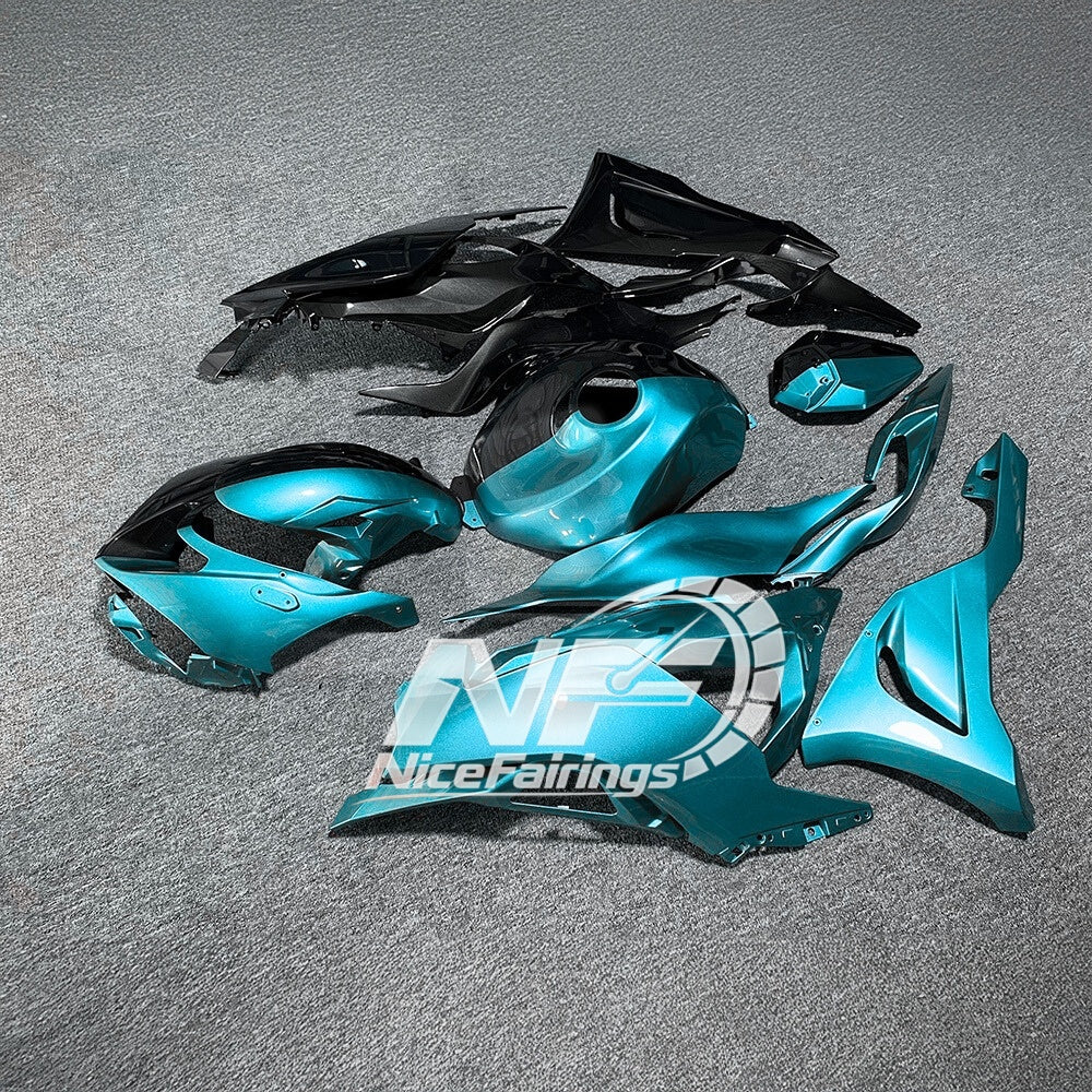 For Kawasaki Ninja ZX-6R 636 2024-2025 Custom Fairings Blue Silver Tank Cover | NiceFairings - side angle image