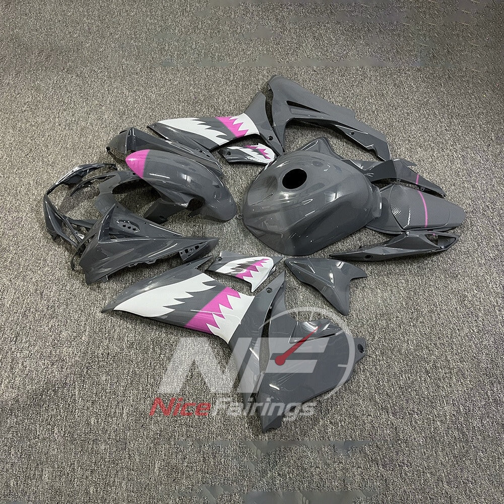 For Suzuki GSX-R600 GSX-R750 K11 2011-2016 Sportbike Fairing Set White Black Custom Painted Plastics | NiceFairings - side angle image
