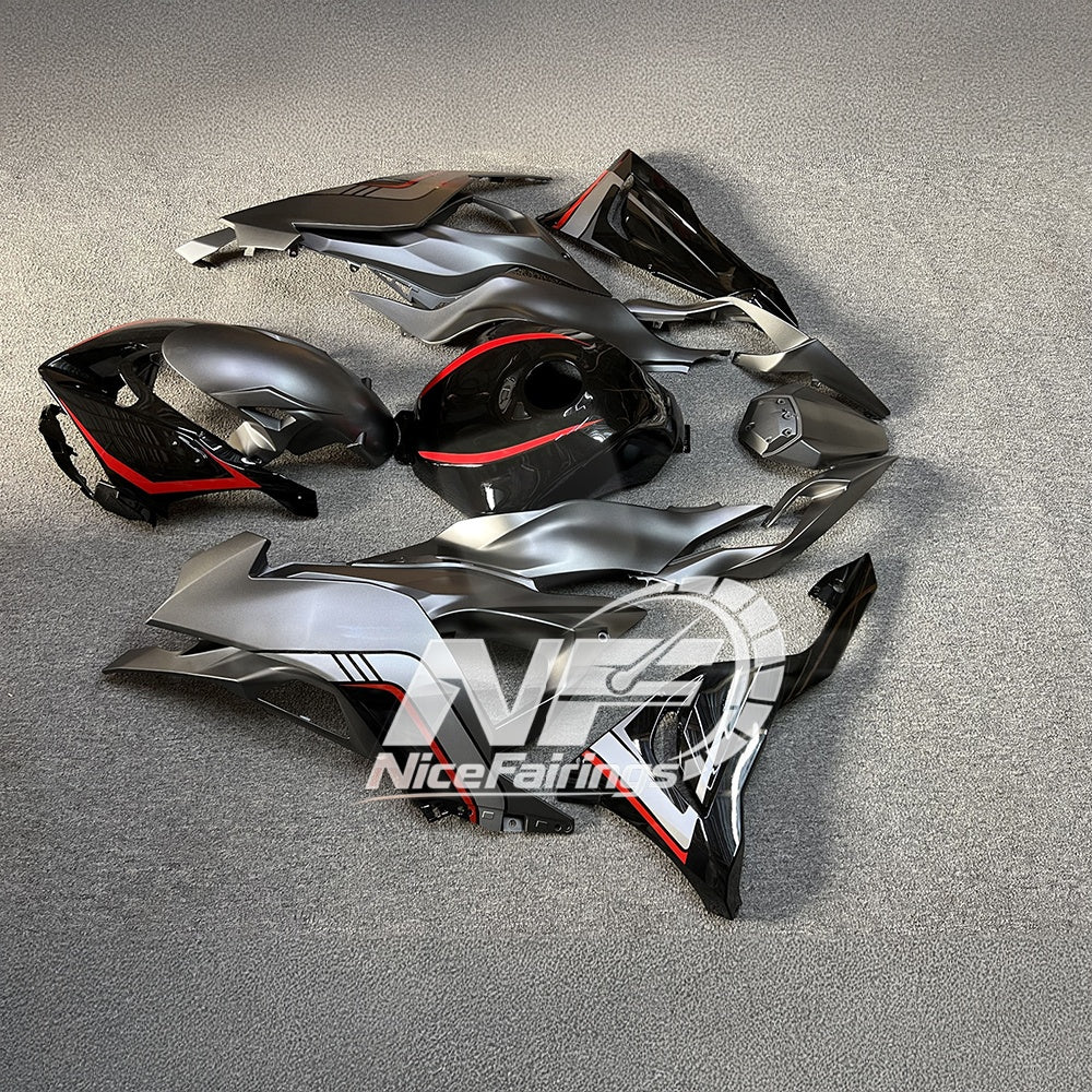 For Kawasaki Ninja ZX6R 636 2024-2025 Sportbike Plastics Green Black Tank Cover | NiceFairings - rear angle image