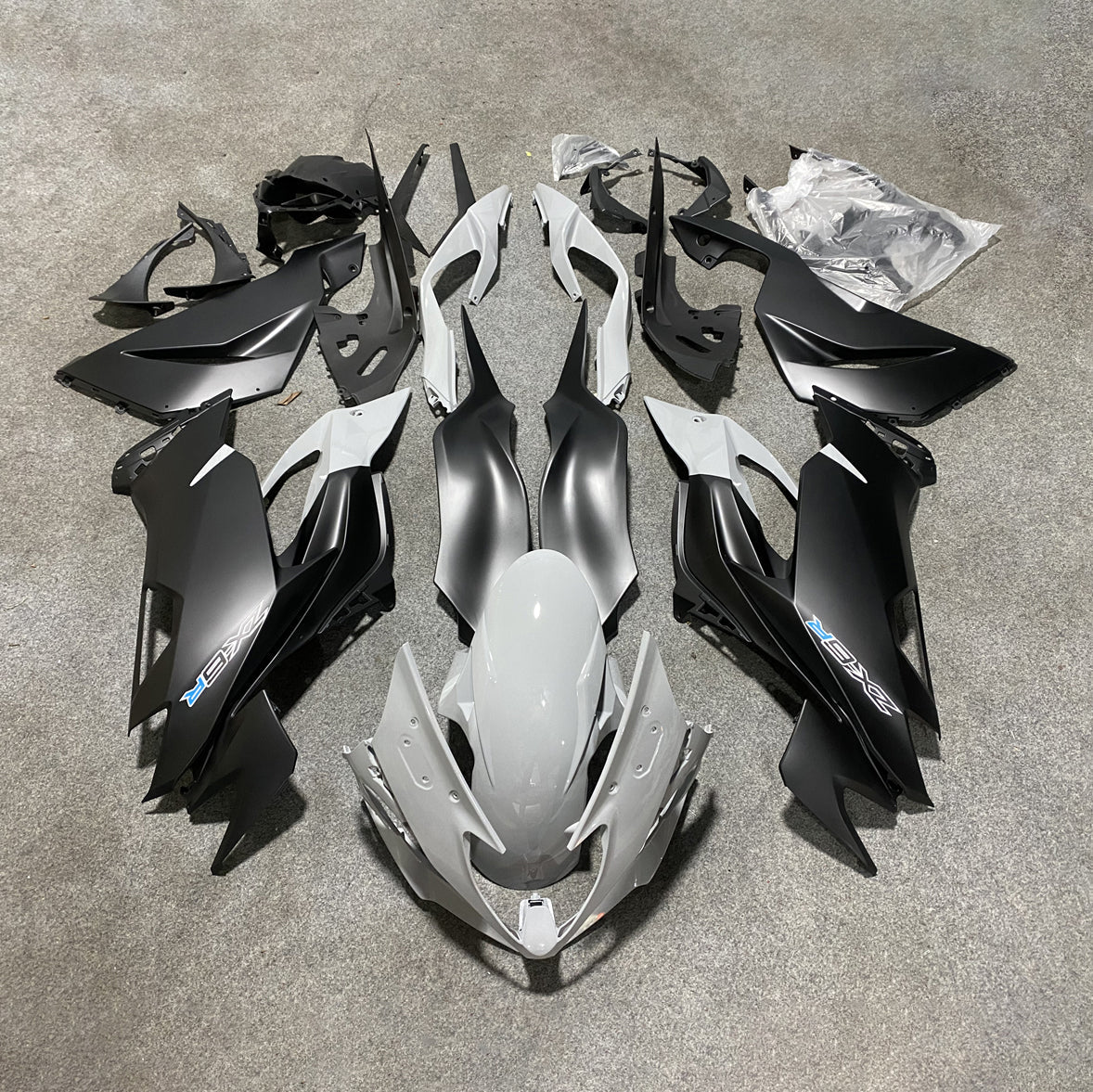 Kawasaki Ninja ZX-6R 636 2019-2023 Custom Fairings Matte Black | NiceFairings - rear angle image