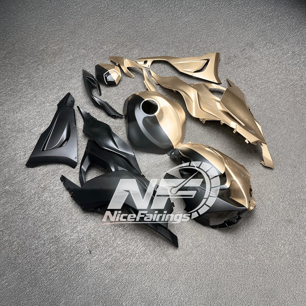 For Kawasaki Ninja ZX6R 636 2024-2025 Sportbike Plastics Gloss White Tank Cover | NiceFairings - rear angle image