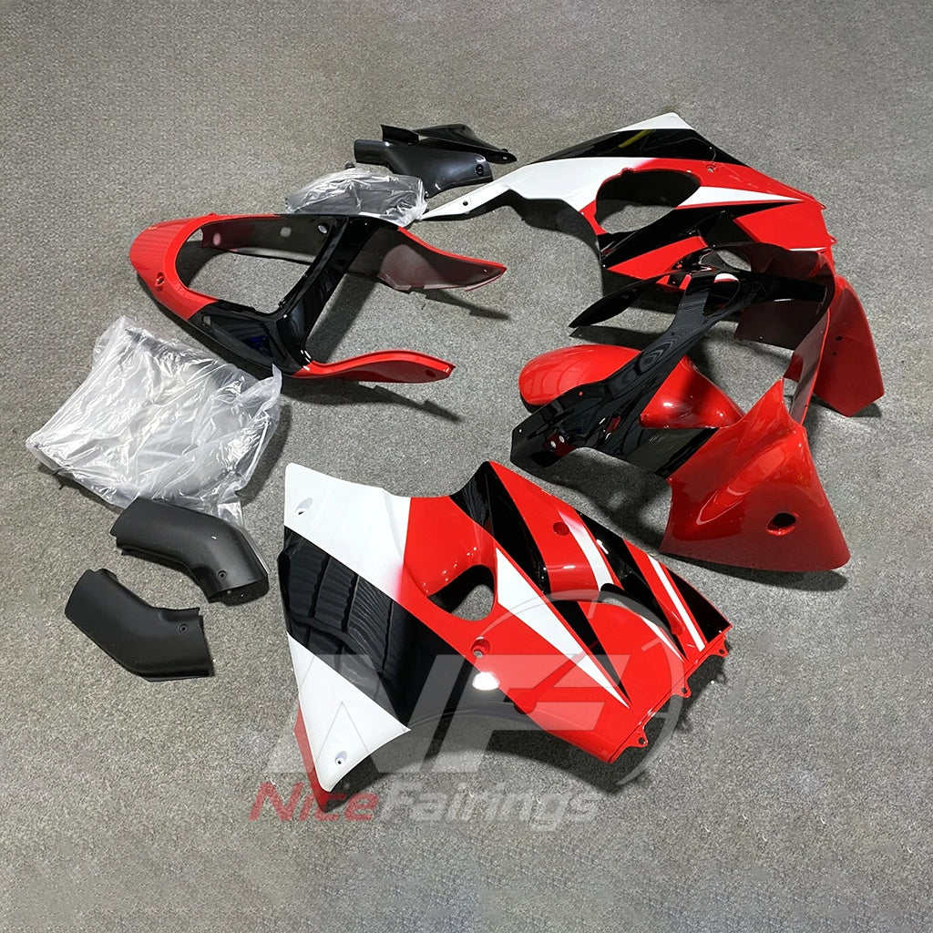 Kawasaki ZX6R 2000-2002 Red white black angular graphic - angled view