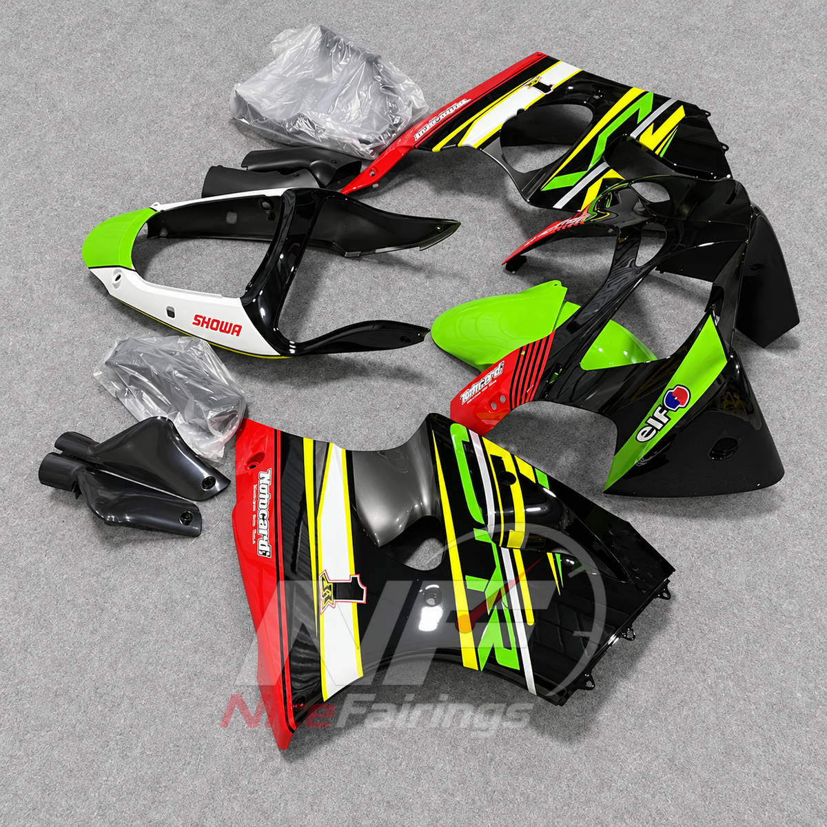 Kawasaki ZX6R 2000-2002 Black green yellow line graphic - angled view