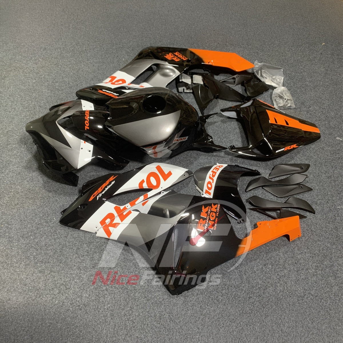 Aftermarket Sportbike Bodywork Set Fits 2004-2005 HONDA CBR1000RR | NiceFairings - side angle image