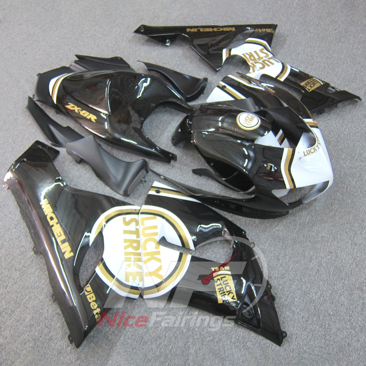 Kawasaki ZX6R 2005-2006 Black gold circular emblems - angled view