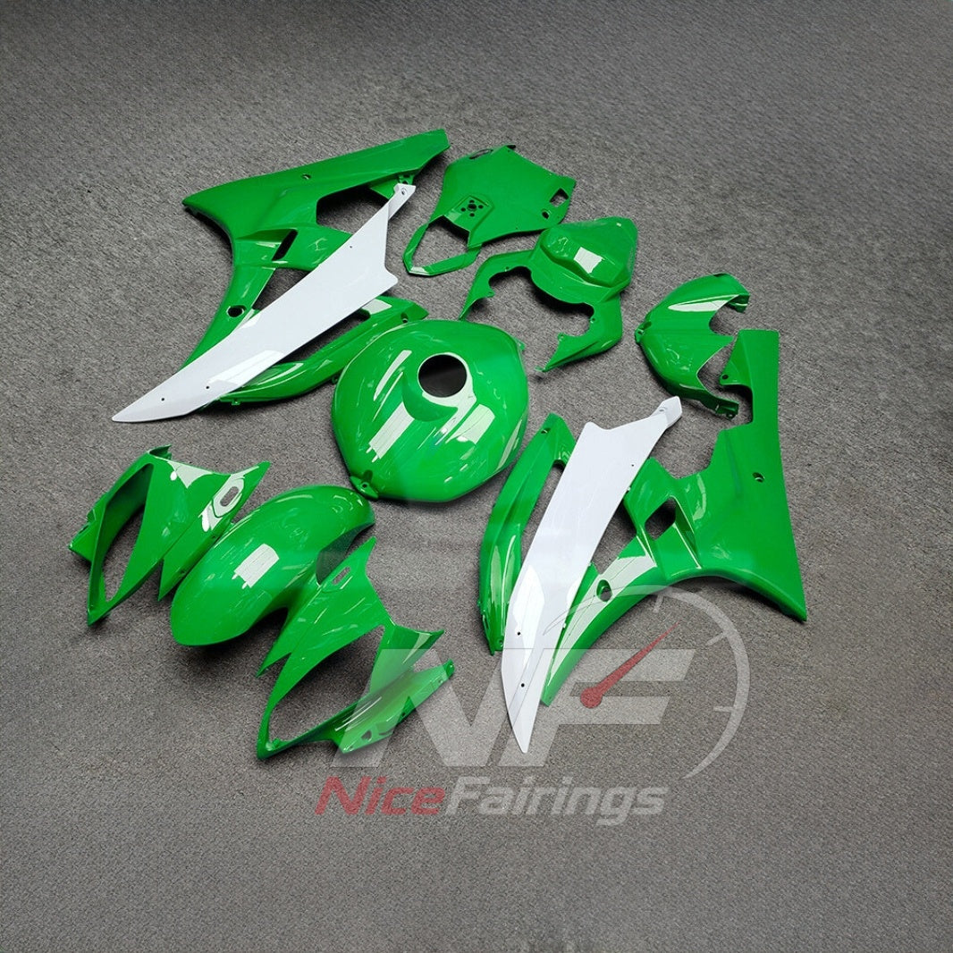 Green ABS Body Panel Kit Fits 2006-2007 YAMAHA YZF-R6 RJ11 | NiceFairings - front angle image