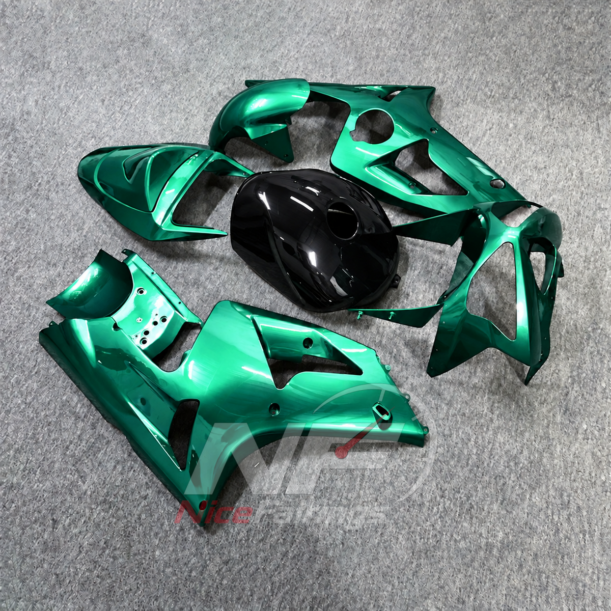 Kawasaki ZX6R 2003-2004 Turquoise-green fairings with carbon-look tank cover - angled view