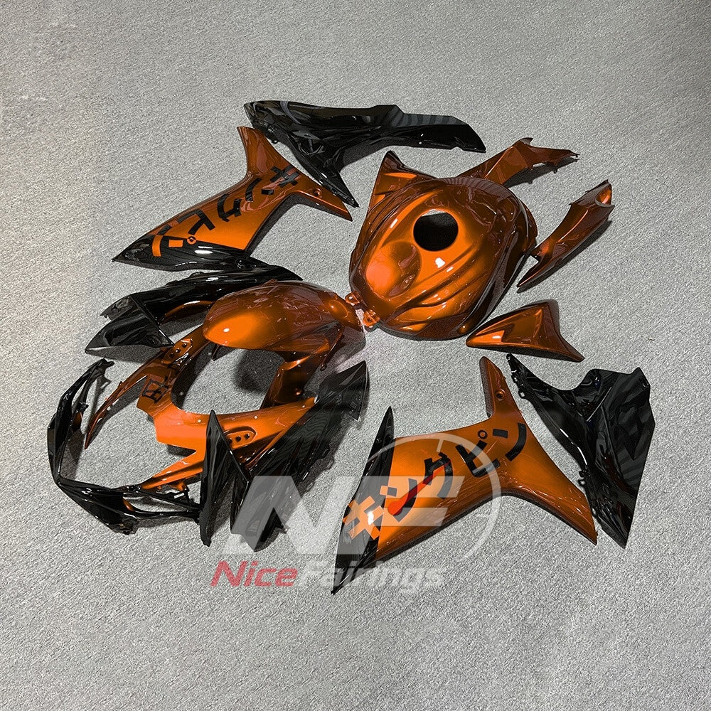 For Suzuki GSX-R600 GSX-R750 K11 2011-2016 Sportbike Fairing Set White Black Custom Painted Plastics | NiceFairings - front angle image