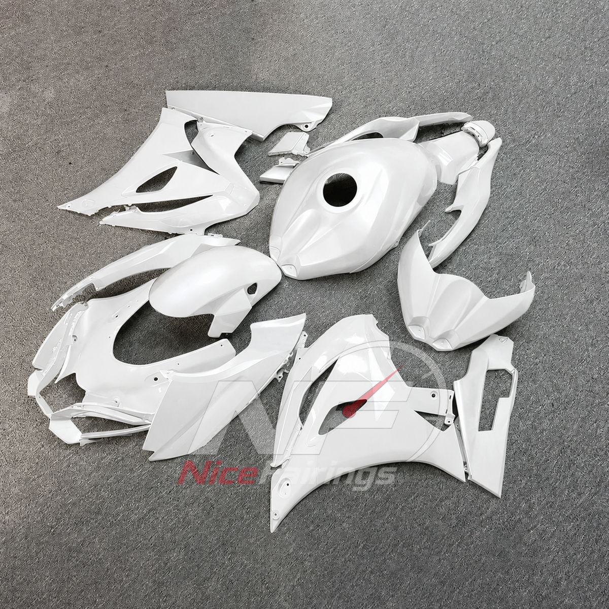 For Suzuki GSXR1000 K17 2017-2026 Painted ABS Fairings White Complete Bodywork | NiceFairings - front angle image