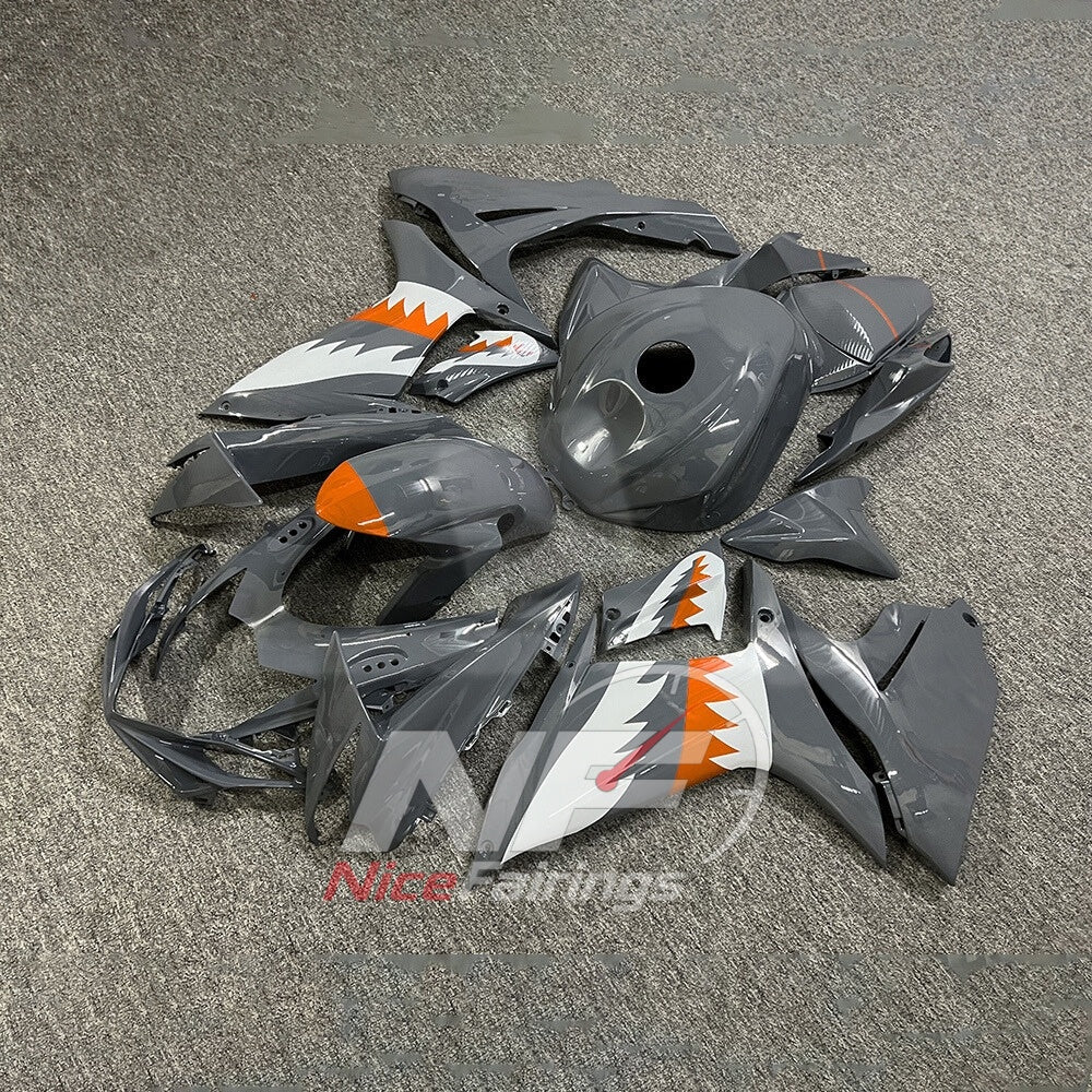 For Suzuki GSXR600 GSXR750 K11 2011-2016 Painted ABS Fairings White Black Complete Bodywork | NiceFairings - front angle image