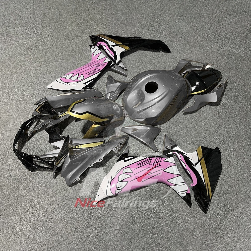 For Suzuki GSX-R600 GSX-R750 K11 2011-2016 Sportbike Fairing Set White Black Custom Painted Plastics | NiceFairings - front angle image
