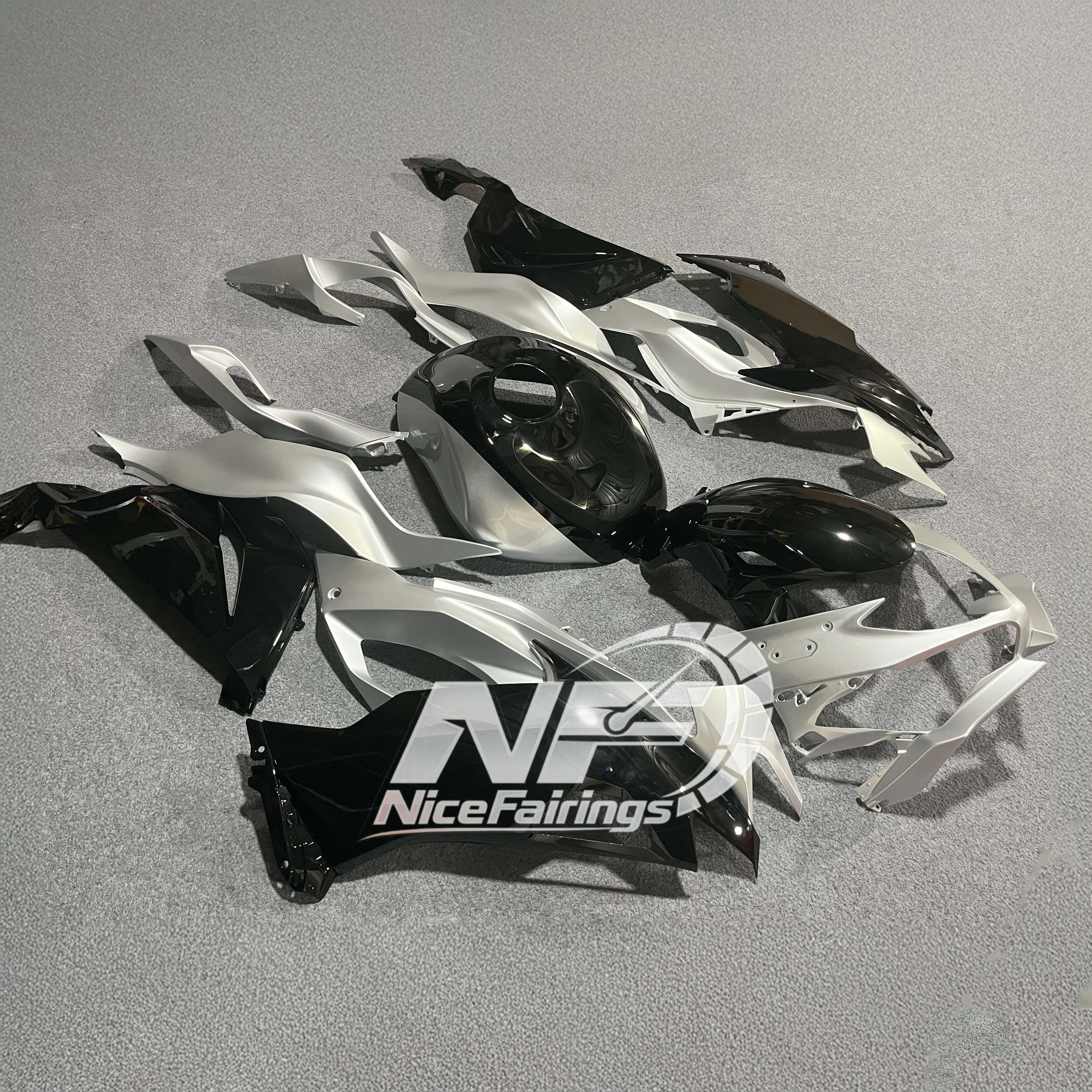 Kawasaki Ninja ZX-6R 636 2019-2023 Custom Fairings Lime Green Tank Cover | NiceFairings - front angle image