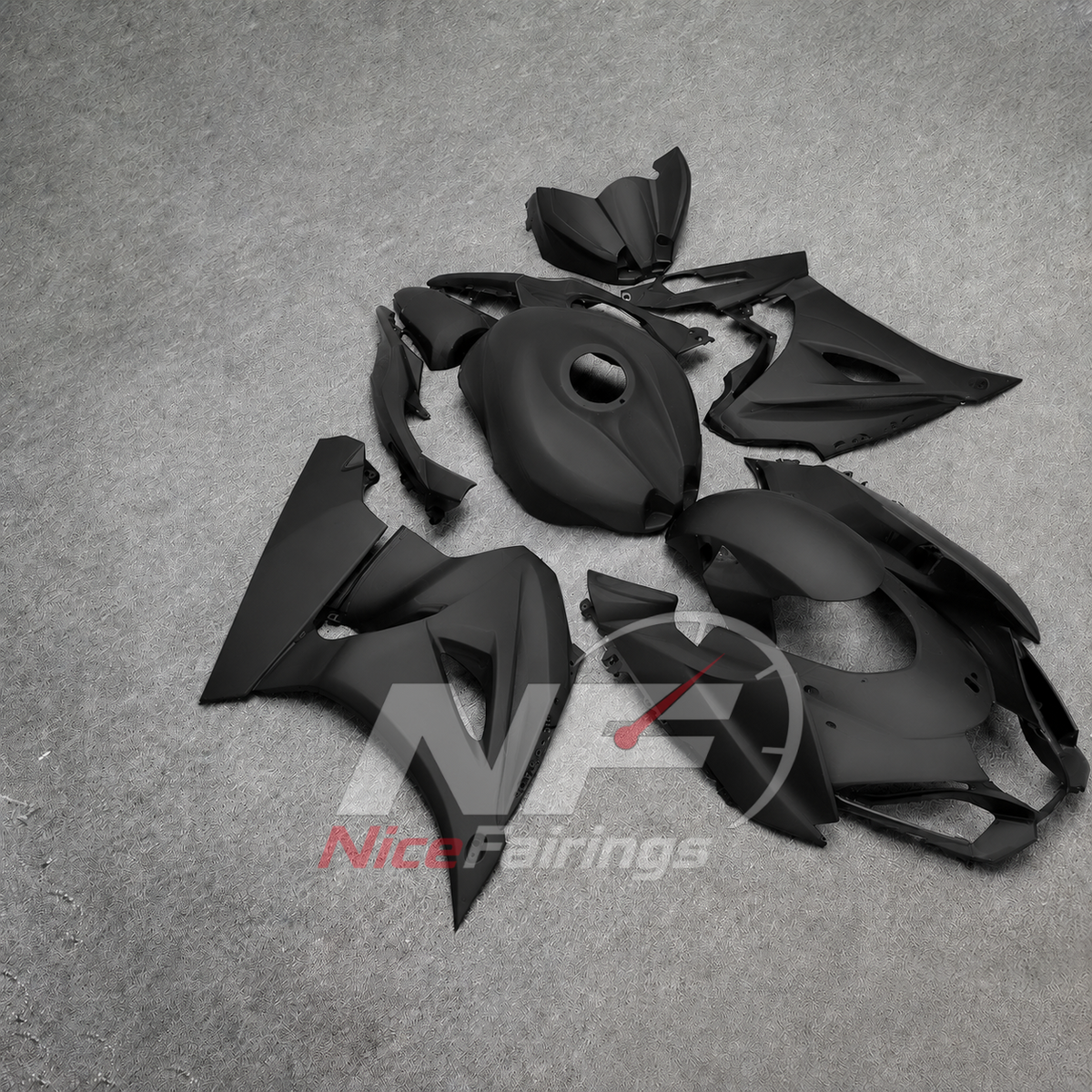 For Suzuki GSX-R1000 K17 17-26 Sportbike Fairing Set Black Custom Painted Plastics | NiceFairings - front angle image