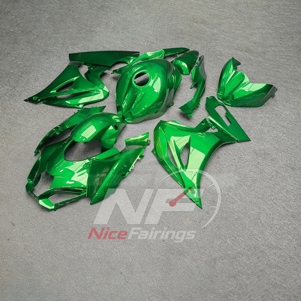 For Suzuki GSXR1000 K17 2017-2026 ABS Fairing Kit Green Painted Bodywork | NiceFairings - front angle image