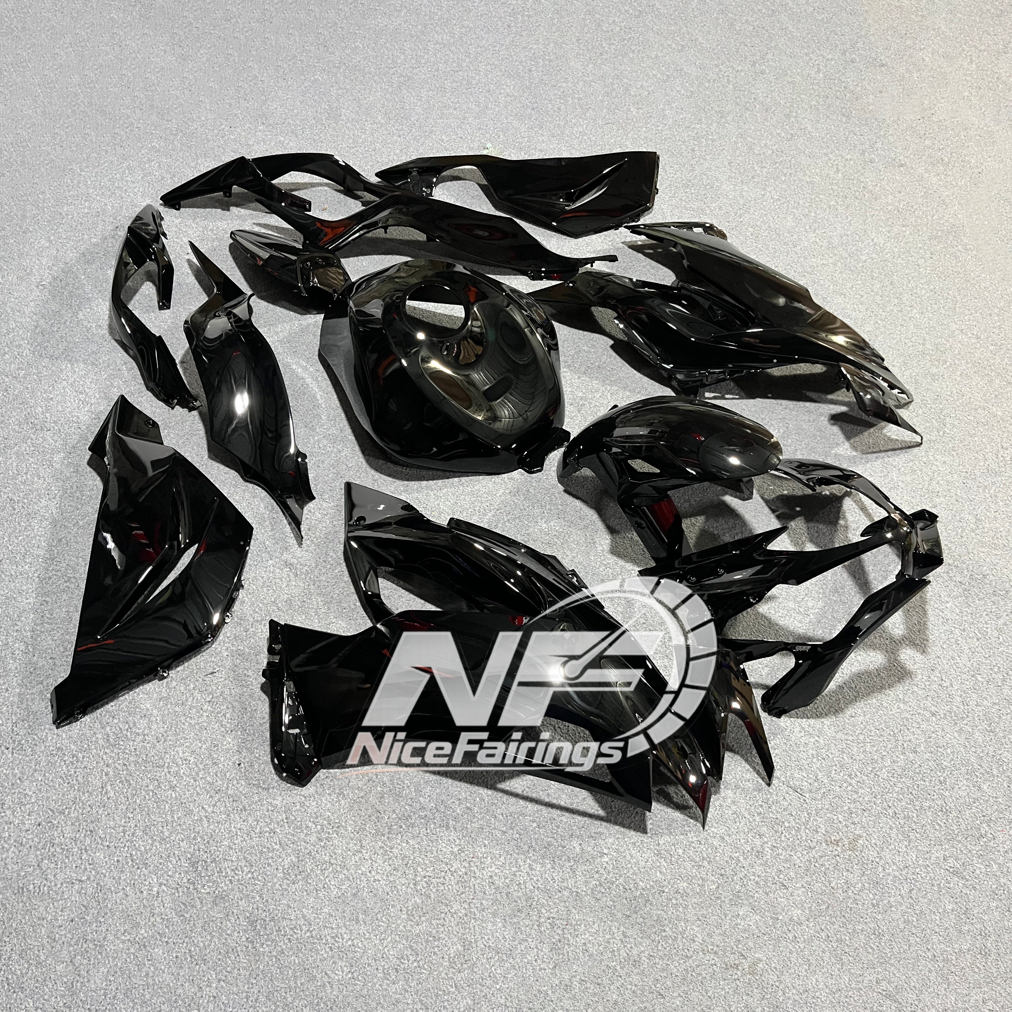 Ninja ZX6R 636 2019-2023 Sportbike Plastics Gloss White Tank Cover | NiceFairings - side angle image