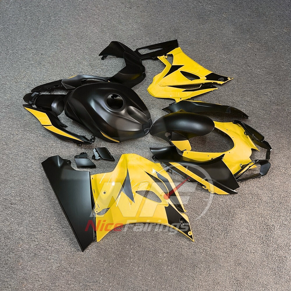 For Suzuki GSXR1000 K17 2017 2018-2026 ABS Fairing Kit Yellow Black Painted Bodywork | NiceFairings - side angle image