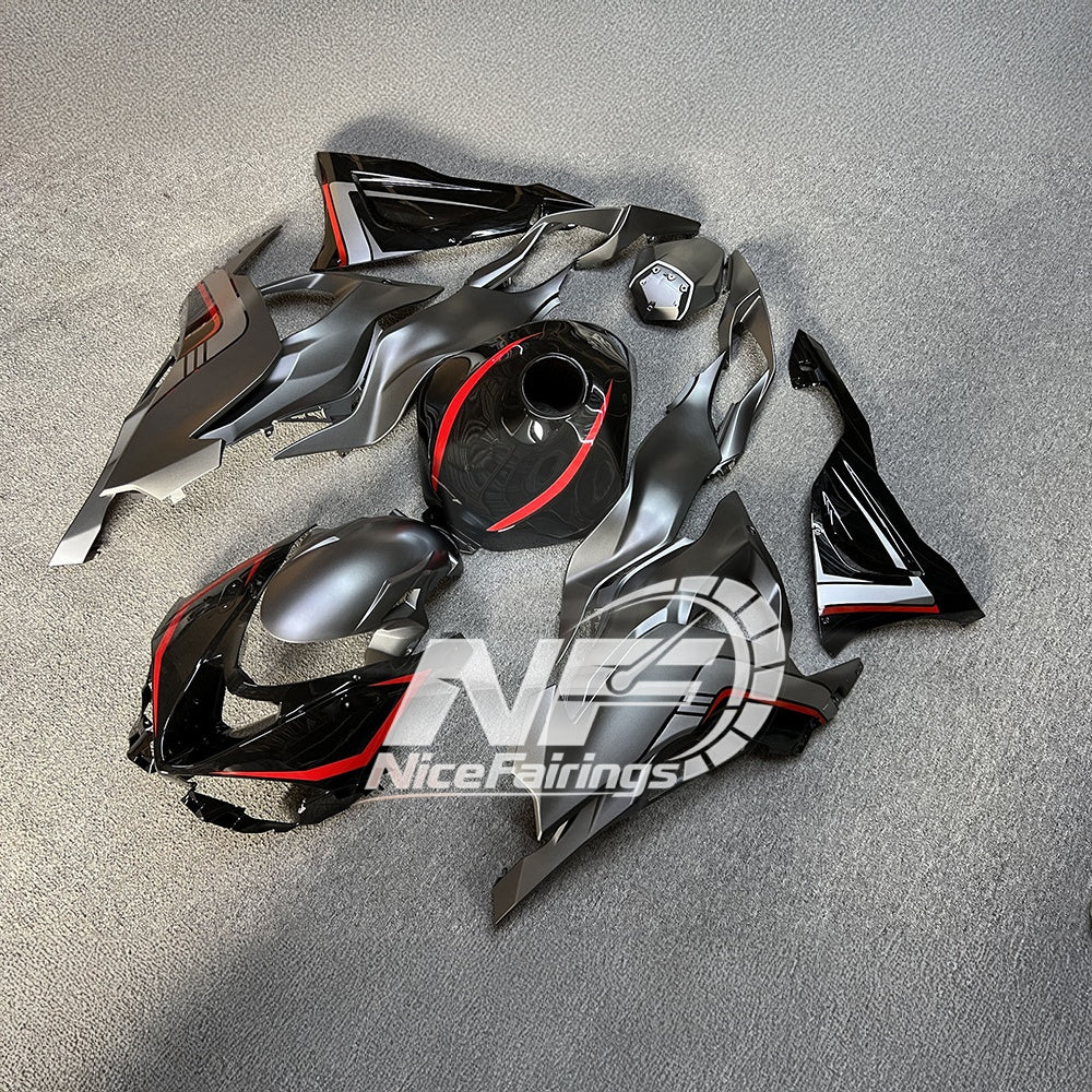 For Kawasaki Ninja ZX6R 636 2024-2025 Sportbike Plastics Green Black Tank Cover | NiceFairings - side angle image