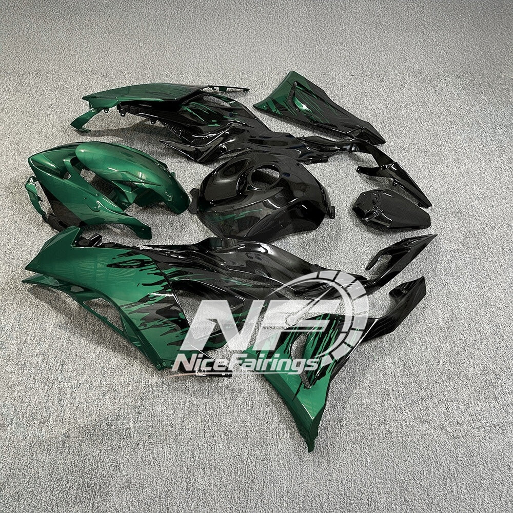 For Kawasaki Ninja ZX6R 636 2024-2025 Sportbike Plastics Gloss White Premium Edition | NiceFairings - rear angle image