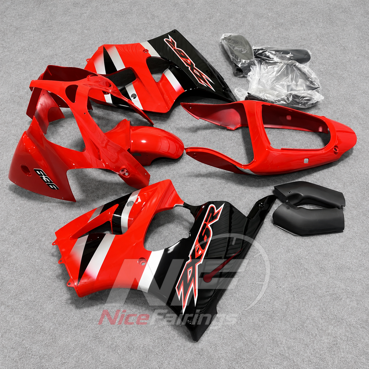 Kawasaki ZX6R 2000-2002 Red panels with black white graphics - angled view