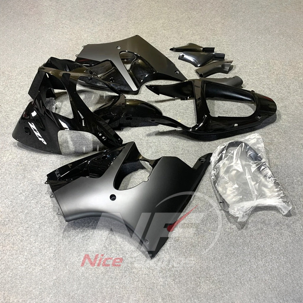 Kawasaki ZX6R 2000-2002 Dark gray plain bodywork - angled view
